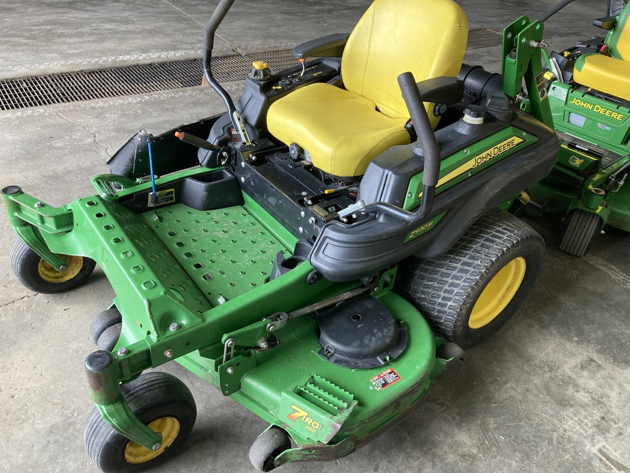 2014 John Deere Z930M EFI Image 3