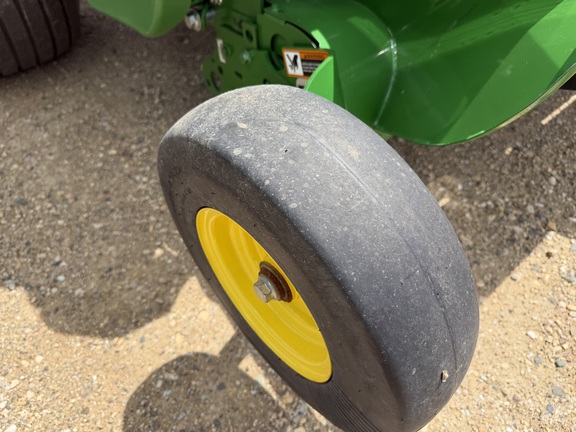 2024 John Deere 561R - Photo11