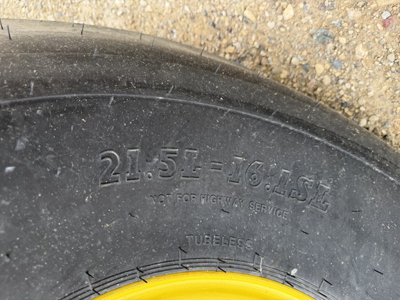 2024 John Deere 561R - Photo12