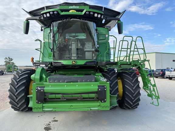 2023 John Deere X9 1100 (2nd thumbnail)