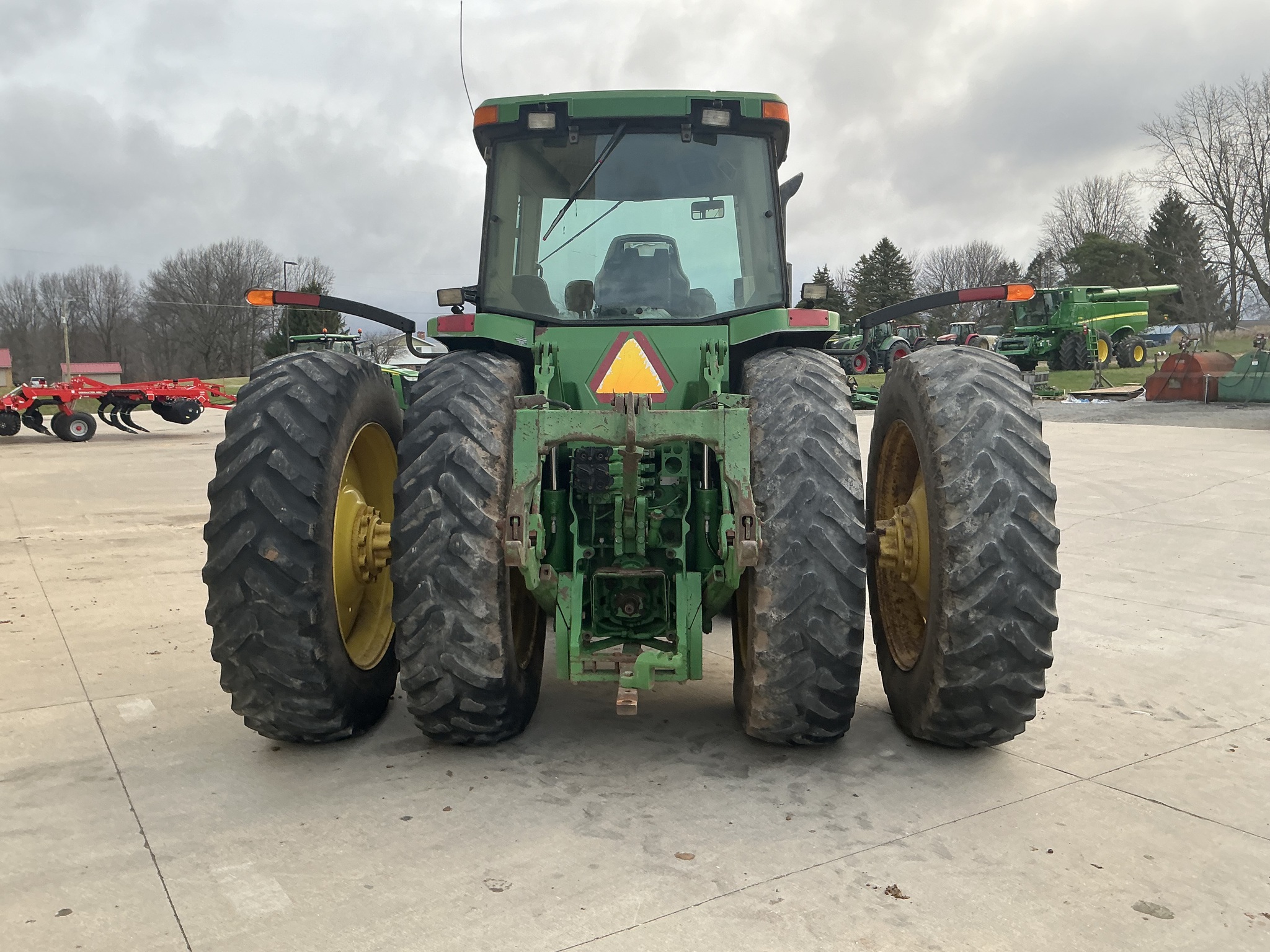 2001 John Deere 8310 Image 5