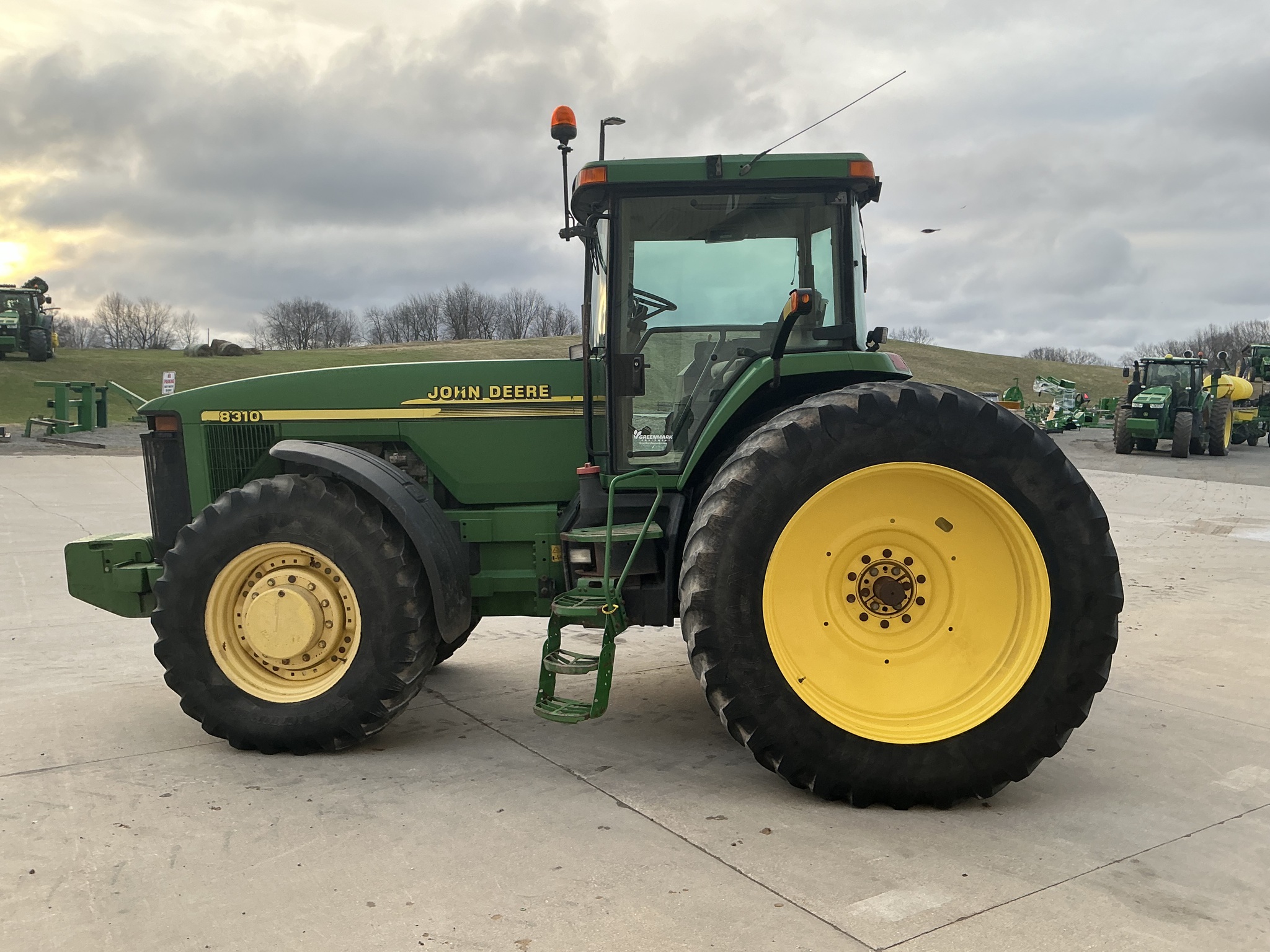 2001 John Deere 8310 Image 7