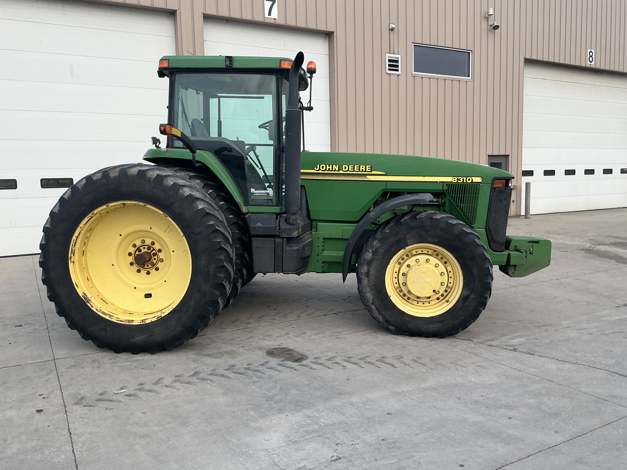 2001 John Deere 8310 Image 3