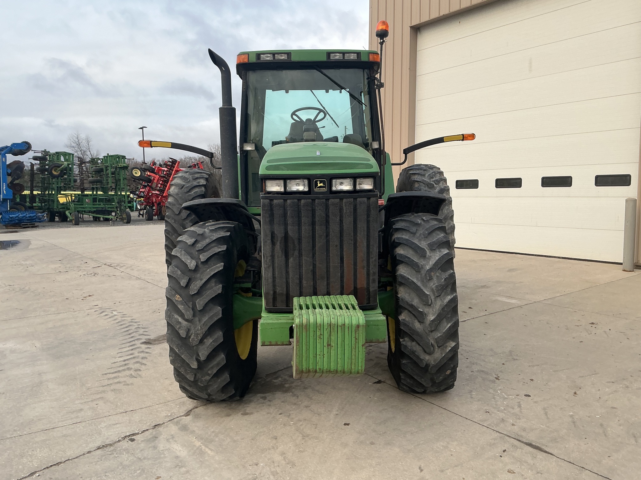 2001 John Deere 8310 Image 8