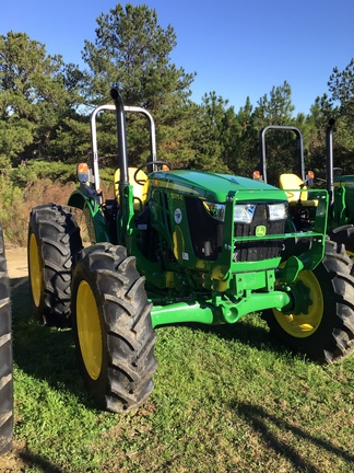2024 John Deere 5075E Photo 4
