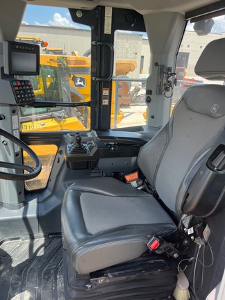 2023 John Deere 744 P