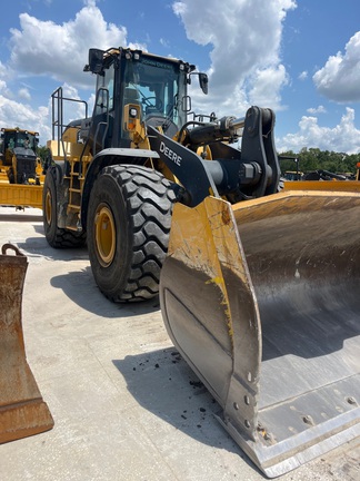 2023 John Deere 744 P