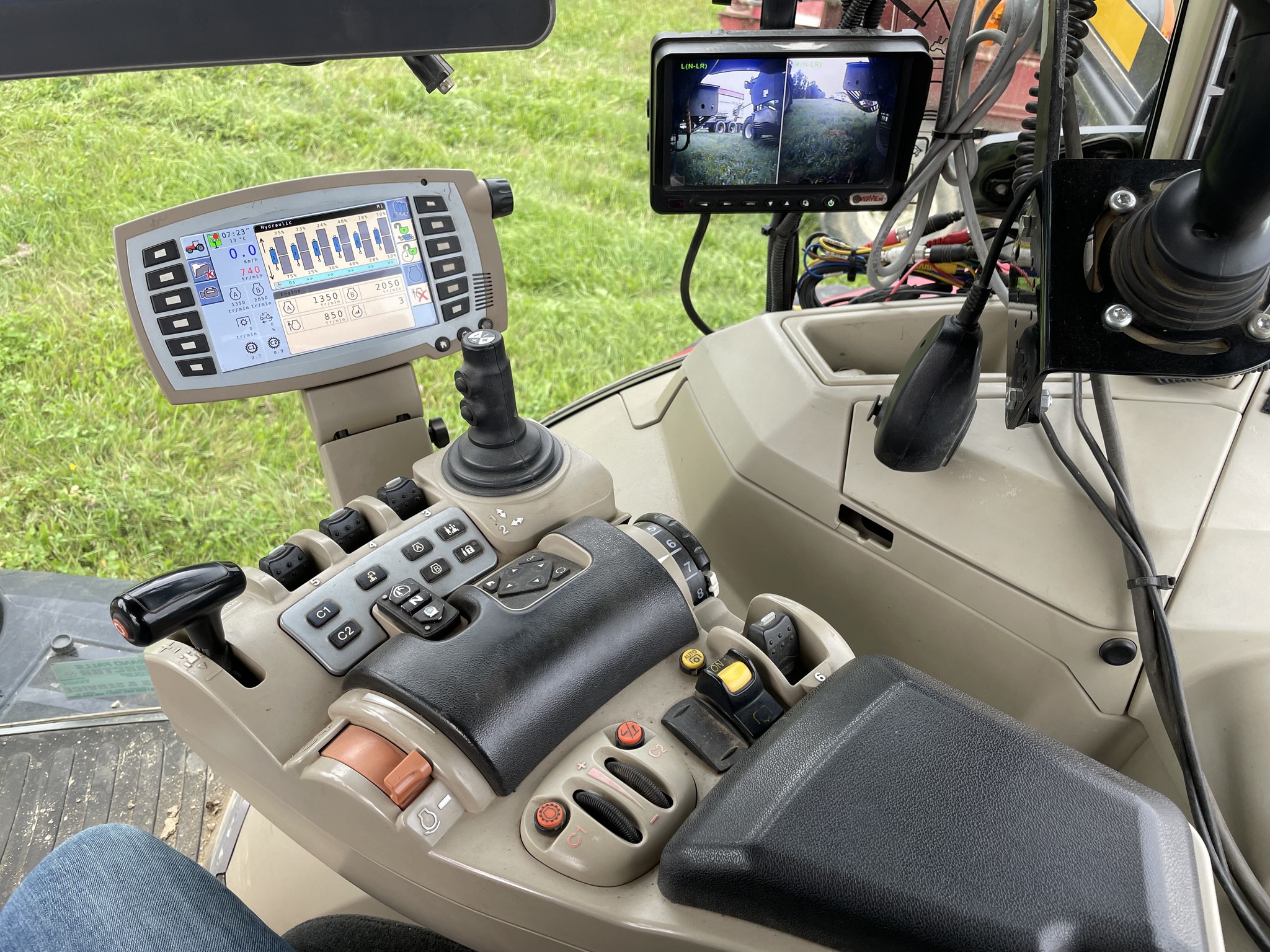 2015 Massey Ferguson 8727 Image 5