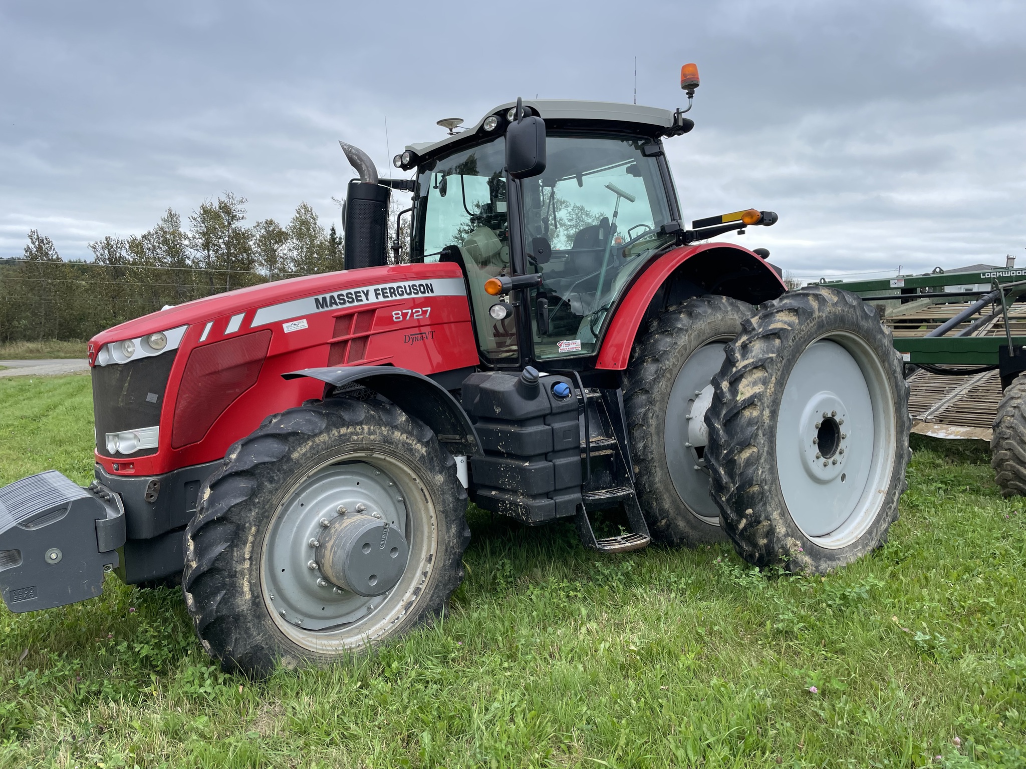 2015 Massey Ferguson 8727 Image 1