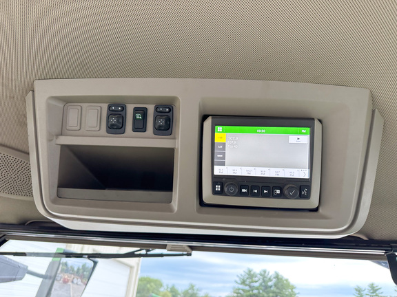 2024 John-Deere 8R 340