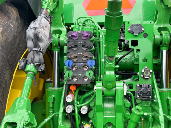 2024 John-Deere 8R 340