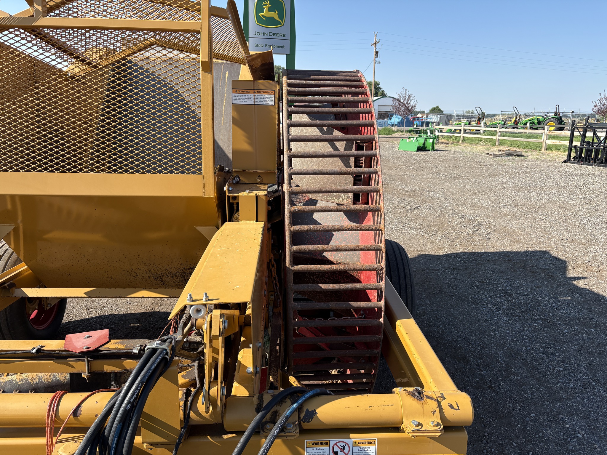 2017 Haybuster 3106 Image 14
