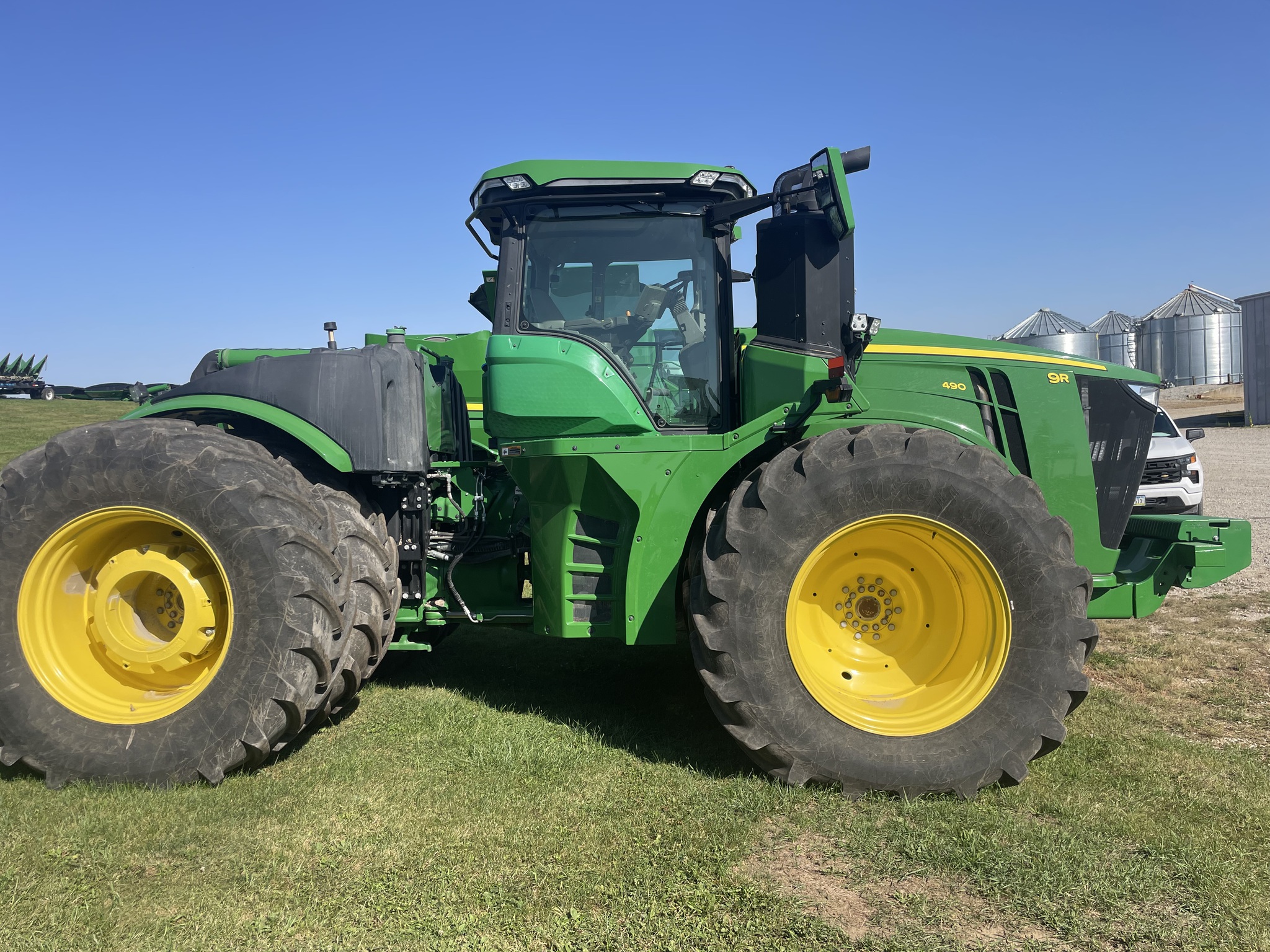 2022 John Deere 9R 490 Image 1