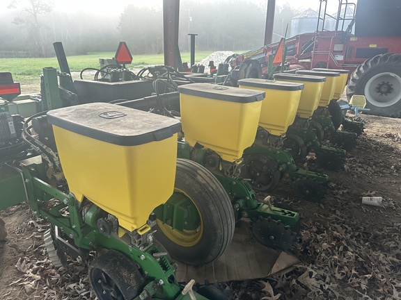 2022 John Deere 1720 Photo 2