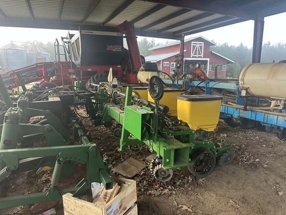 2022 John Deere 1720 Photo 3