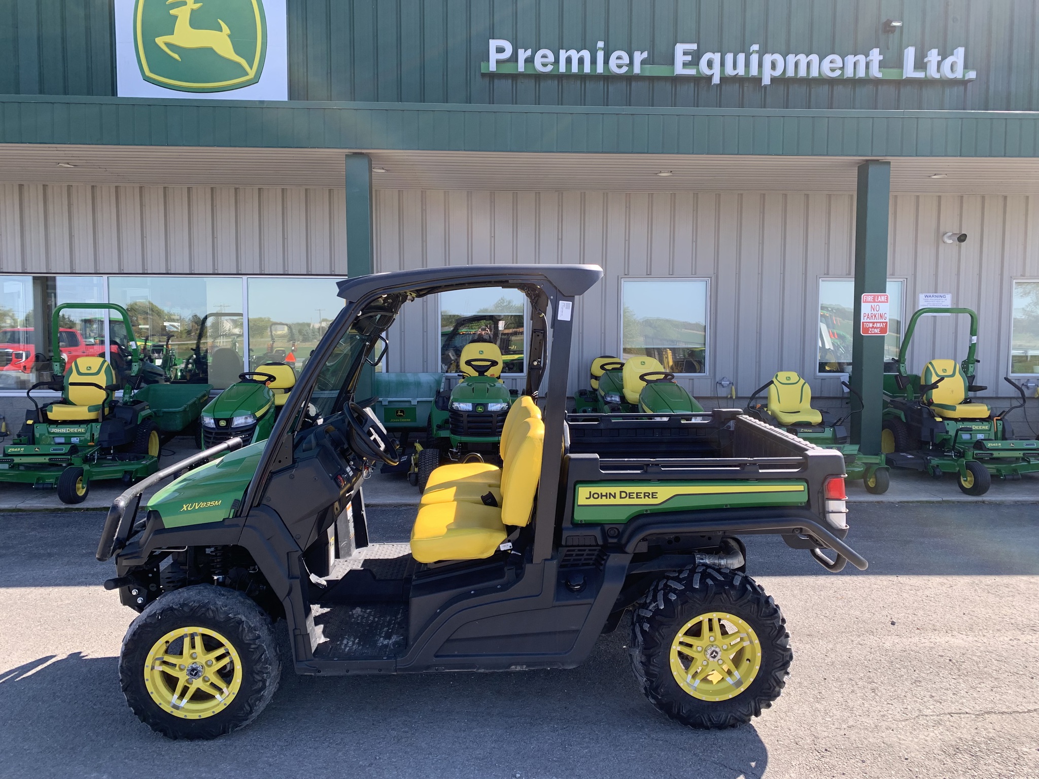 2022 John Deere XUV 835M Image 8
