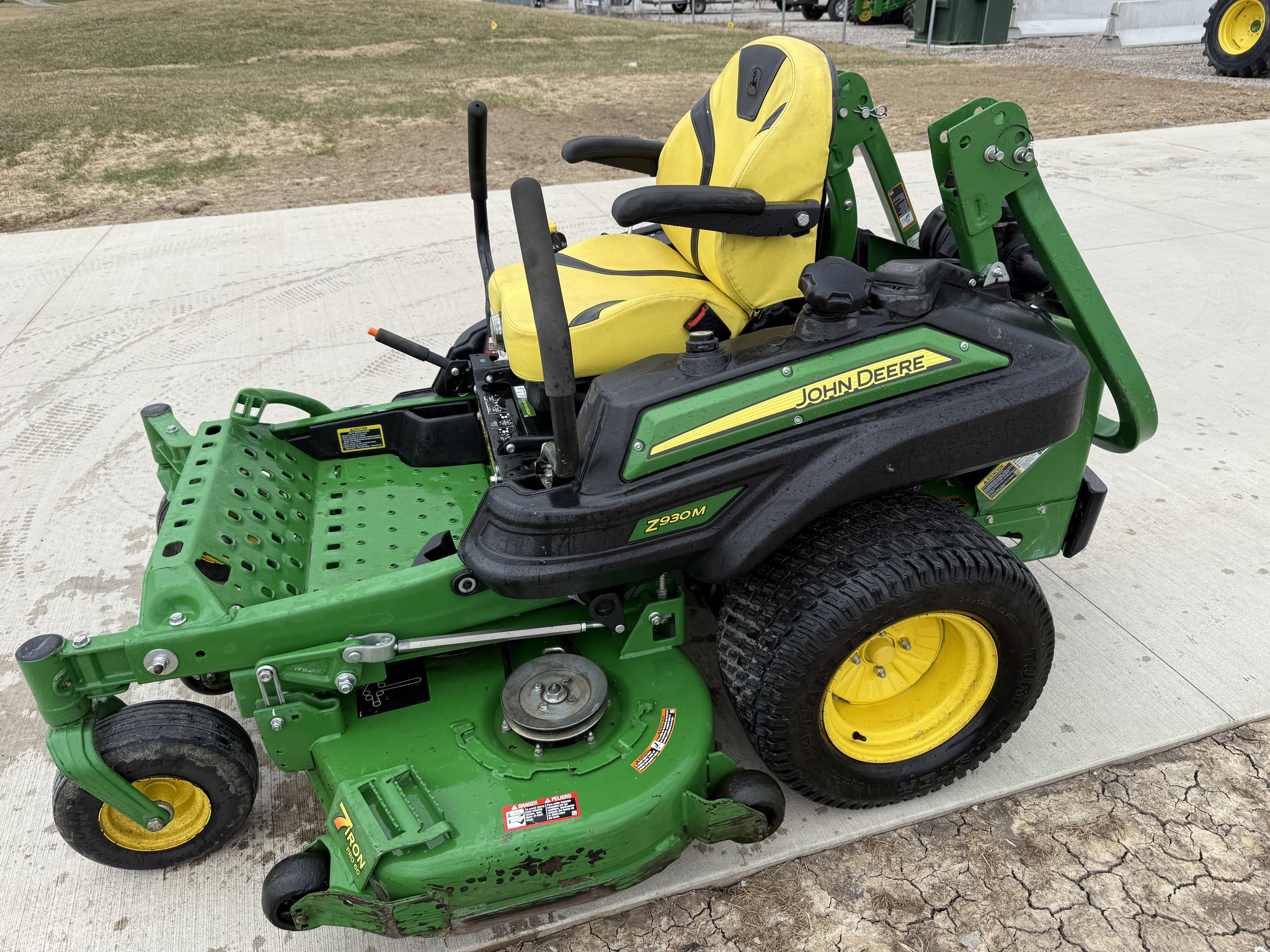 2018 John Deere Z930M Image 8