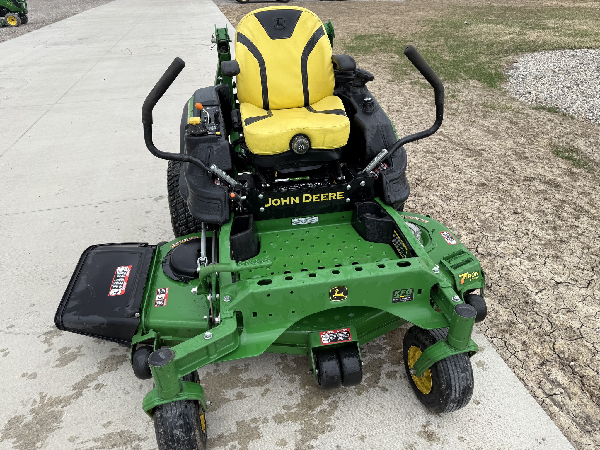 2018 John Deere Z930M Image 11