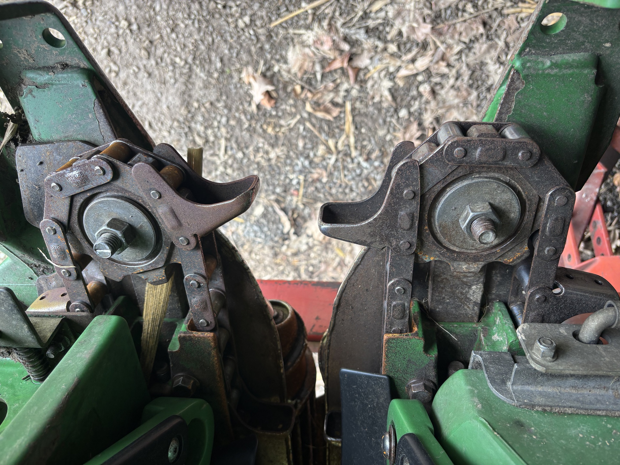 2010 John Deere 608C Image 2