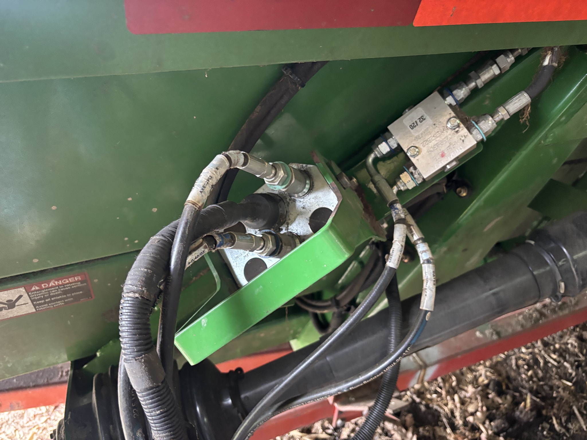 2010 John Deere 608C Image 10