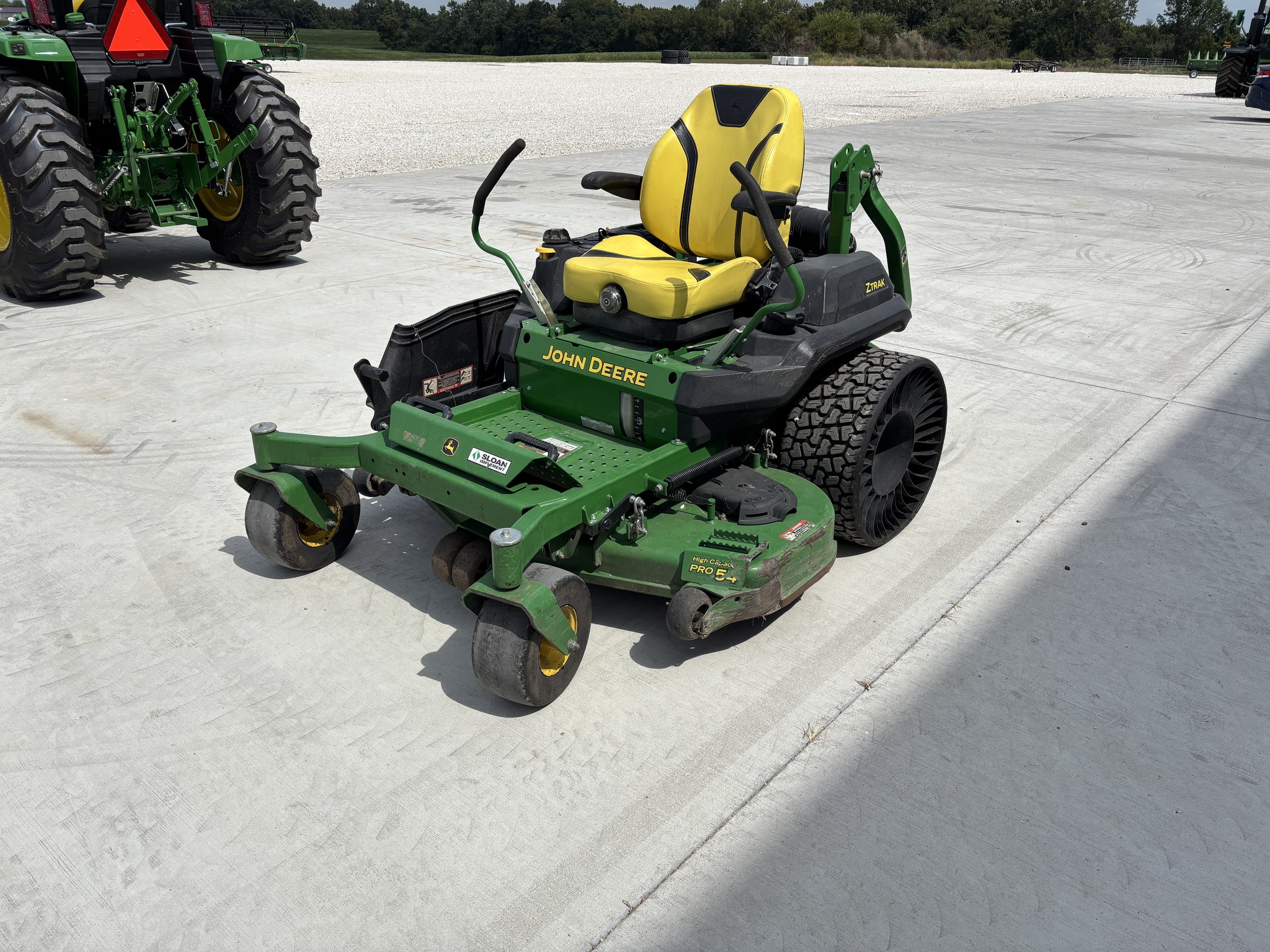  2020 John Deere Z740R at Heritage Tractor in Rockport, IL