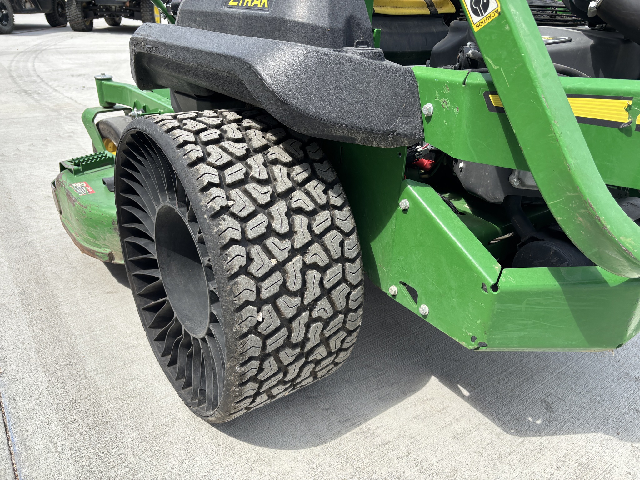  2020 John Deere Z740R at Heritage Tractor in Rockport, IL