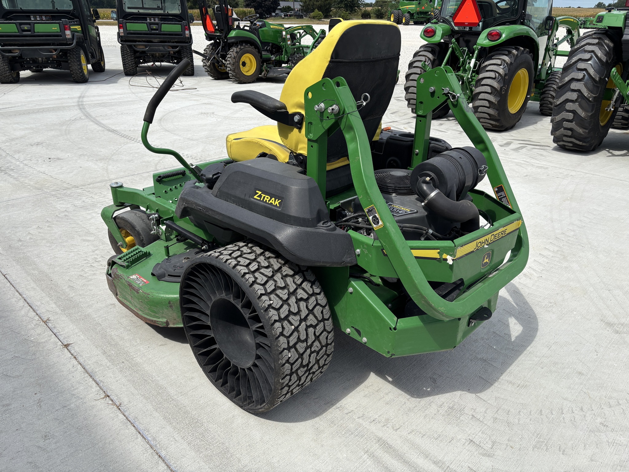  2020 John Deere Z740R at Heritage Tractor in Rockport, IL