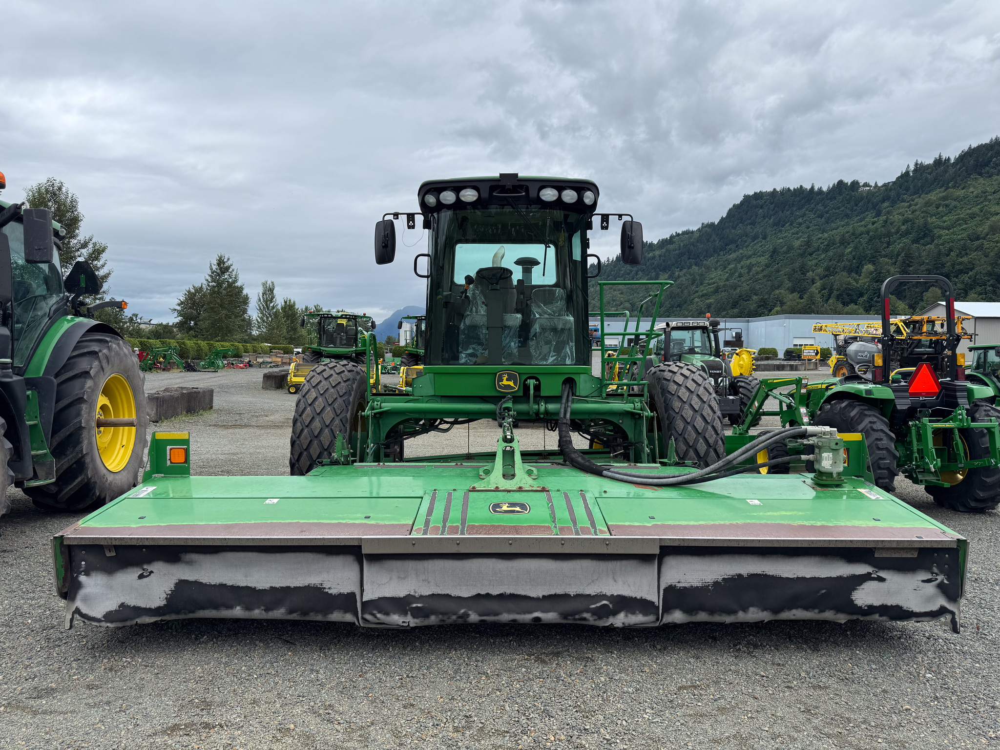 2010 John Deere R450 Image 2