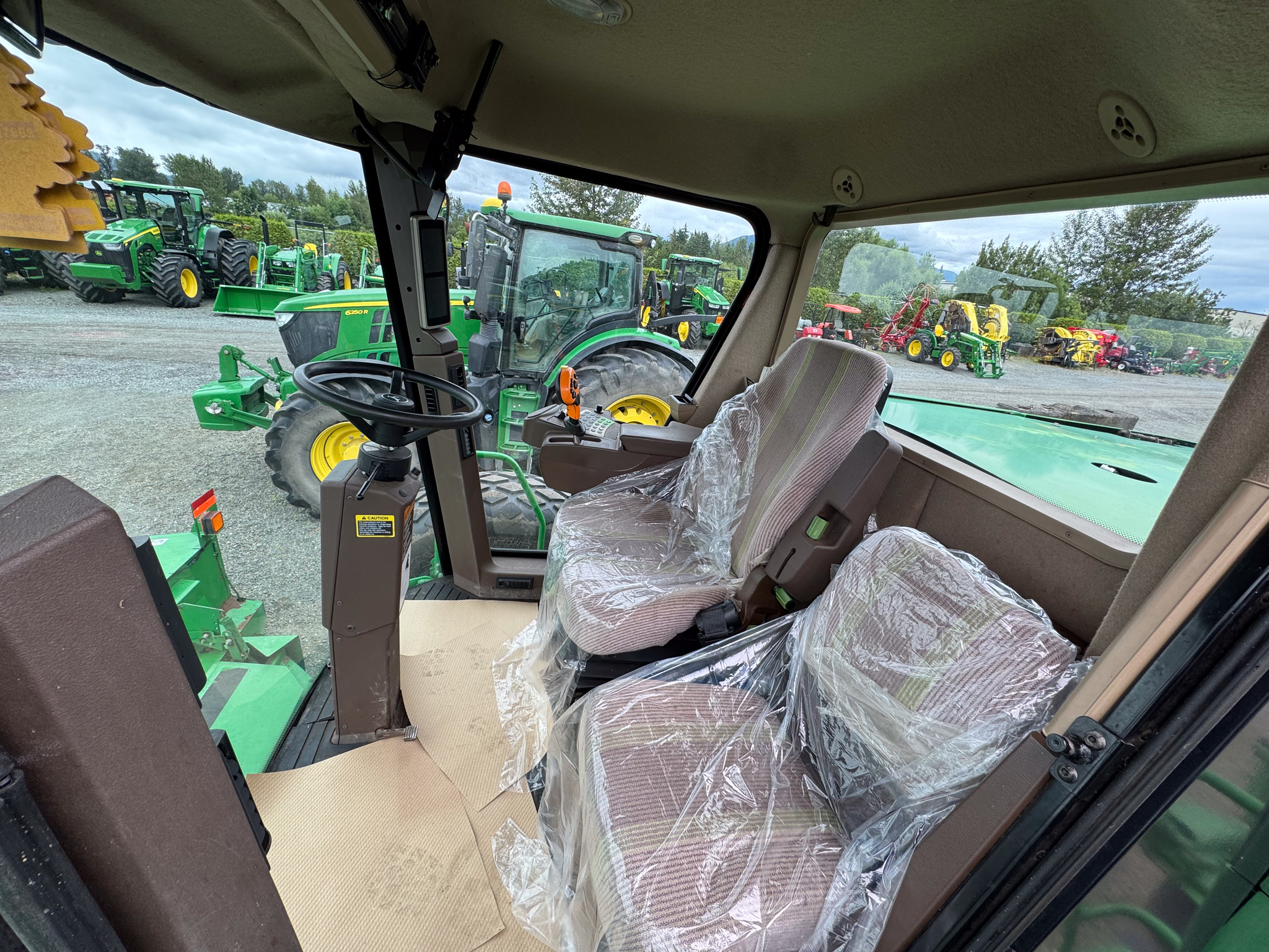 2010 John Deere R450 Image 3