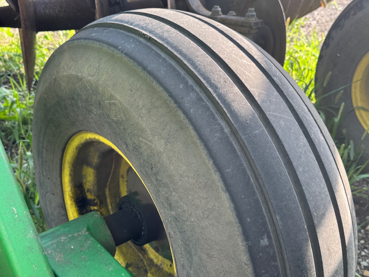  2004 John Deere 637 at Heritage Tractor in Pontiac, IL