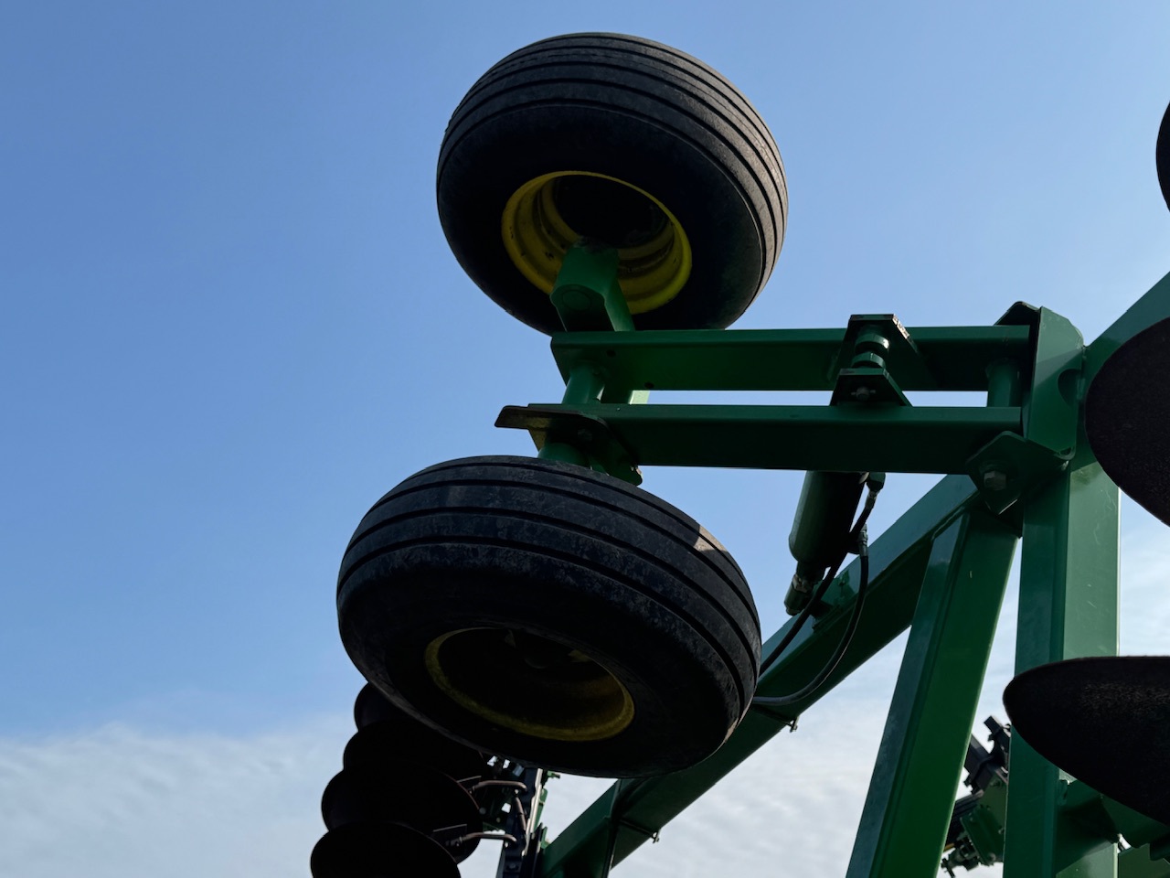  2004 John Deere 637 at Heritage Tractor in Pontiac, IL
