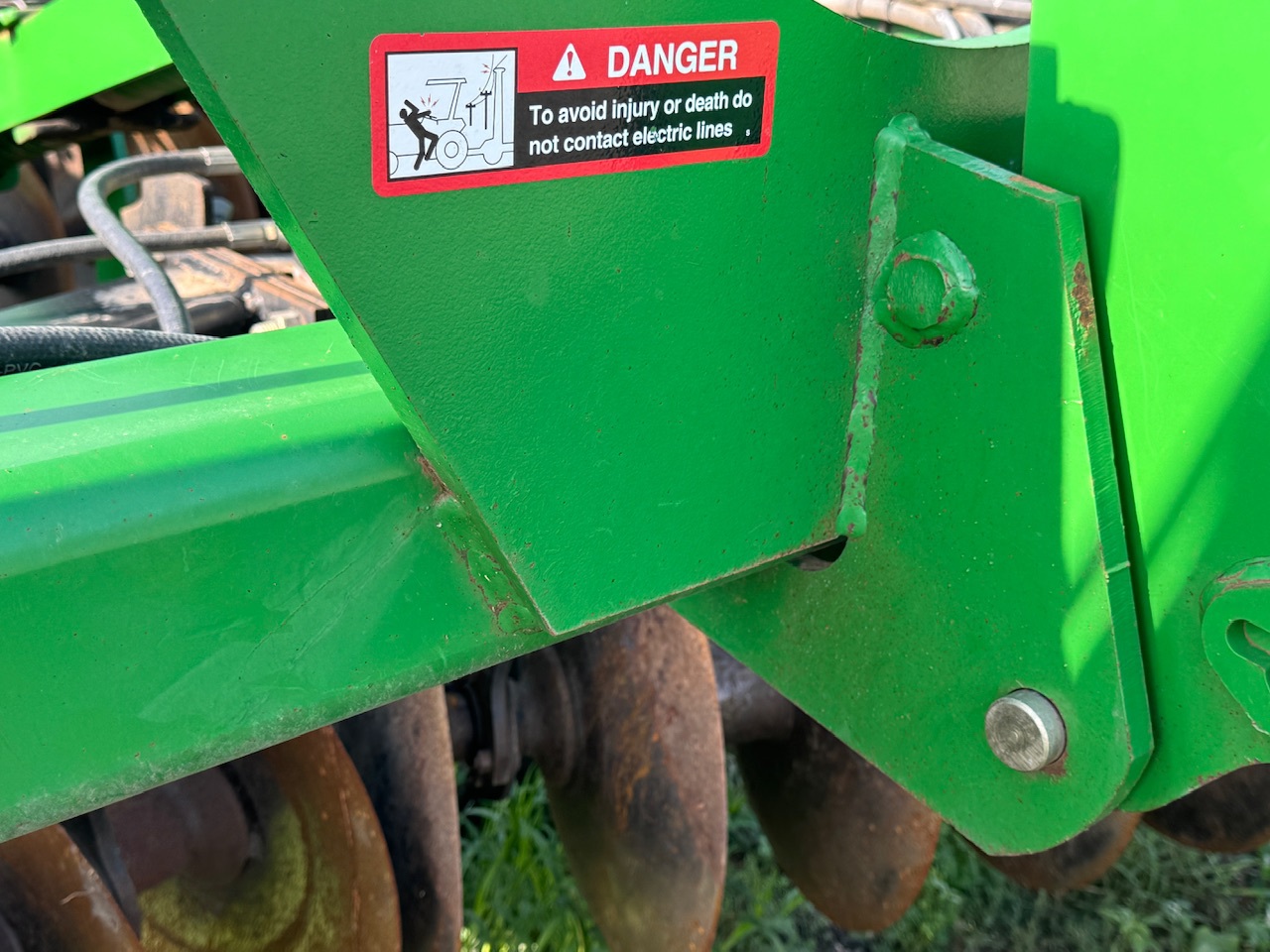  2004 John Deere 637 at Heritage Tractor in Pontiac, IL