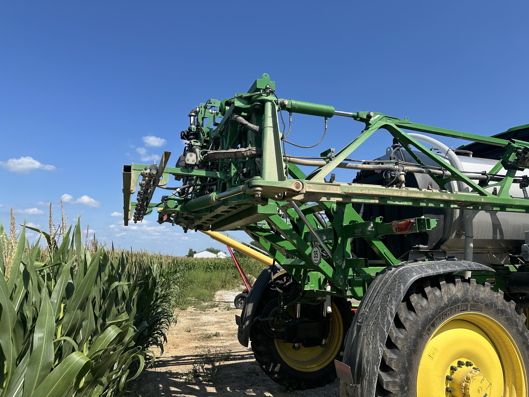 2025 John Deere 410R Image 7