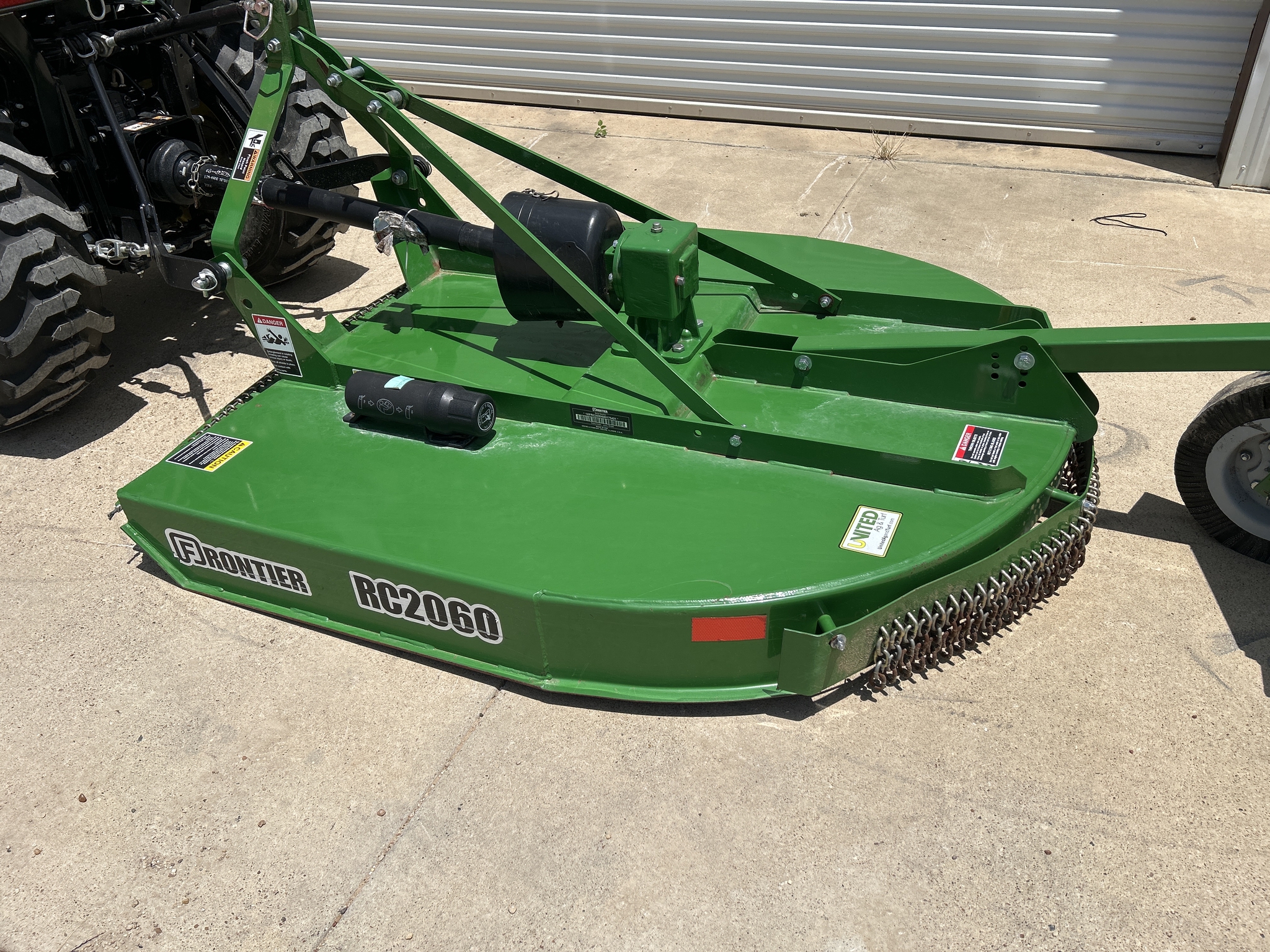 2021 John Deere 2025R Image 27