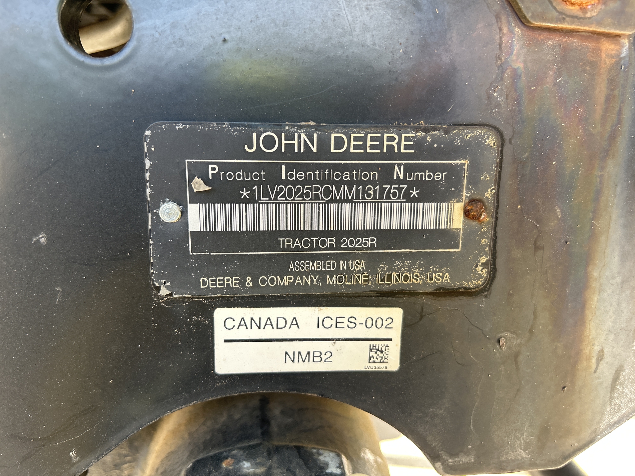 2021 John Deere 2025R Image 37