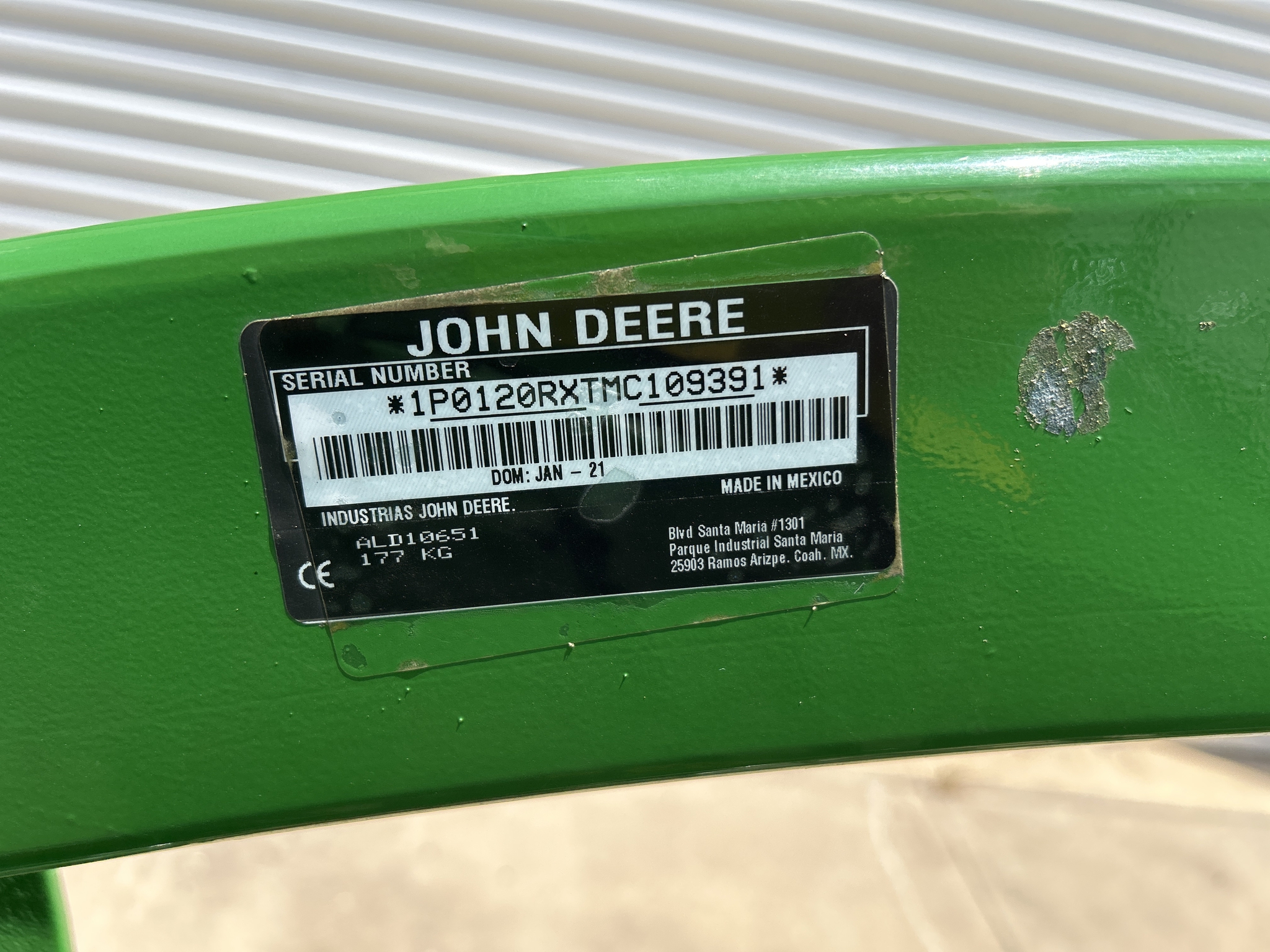 2021 John Deere 2025R Image 38
