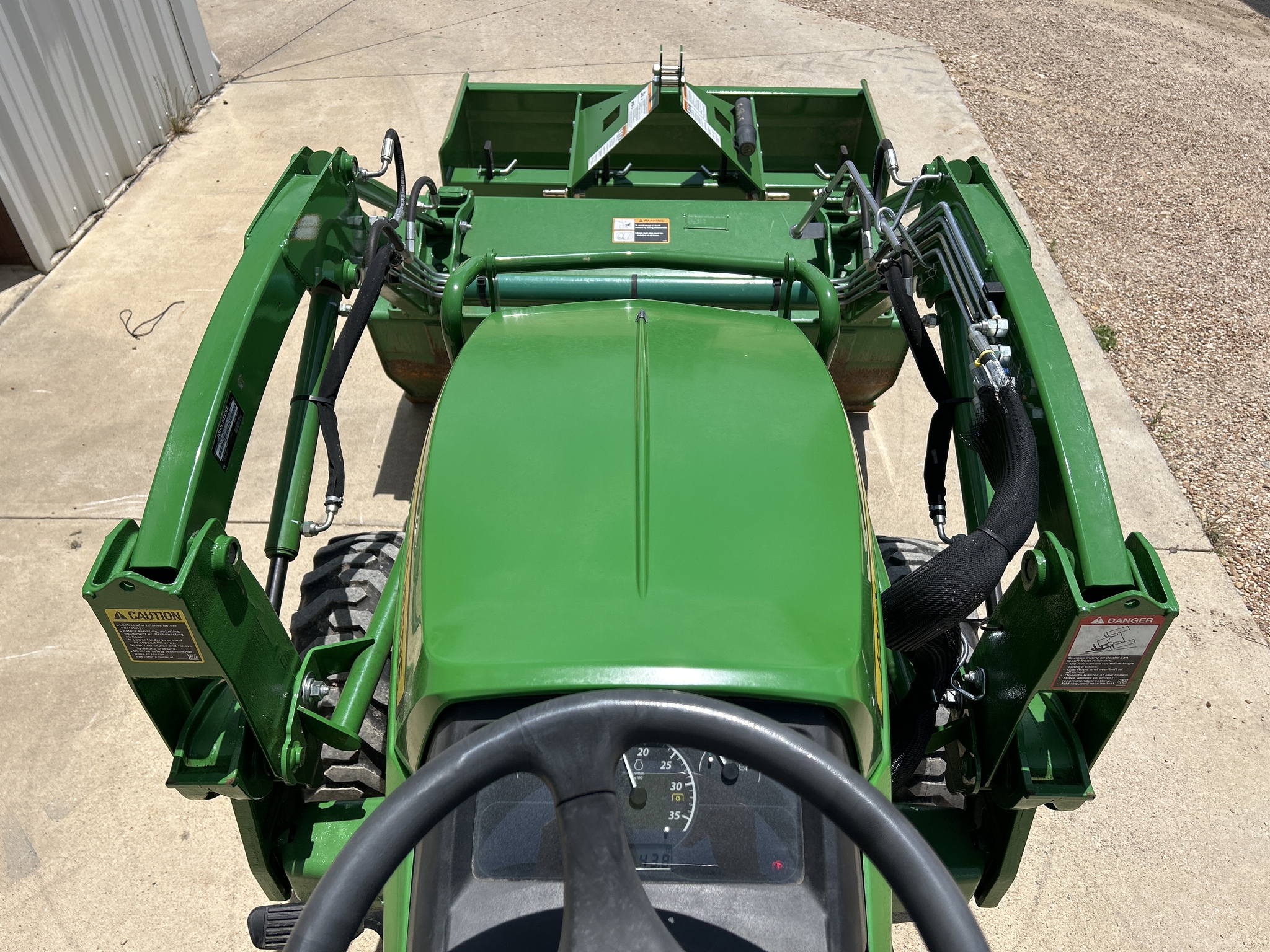 2021 John Deere 2025R Image 20