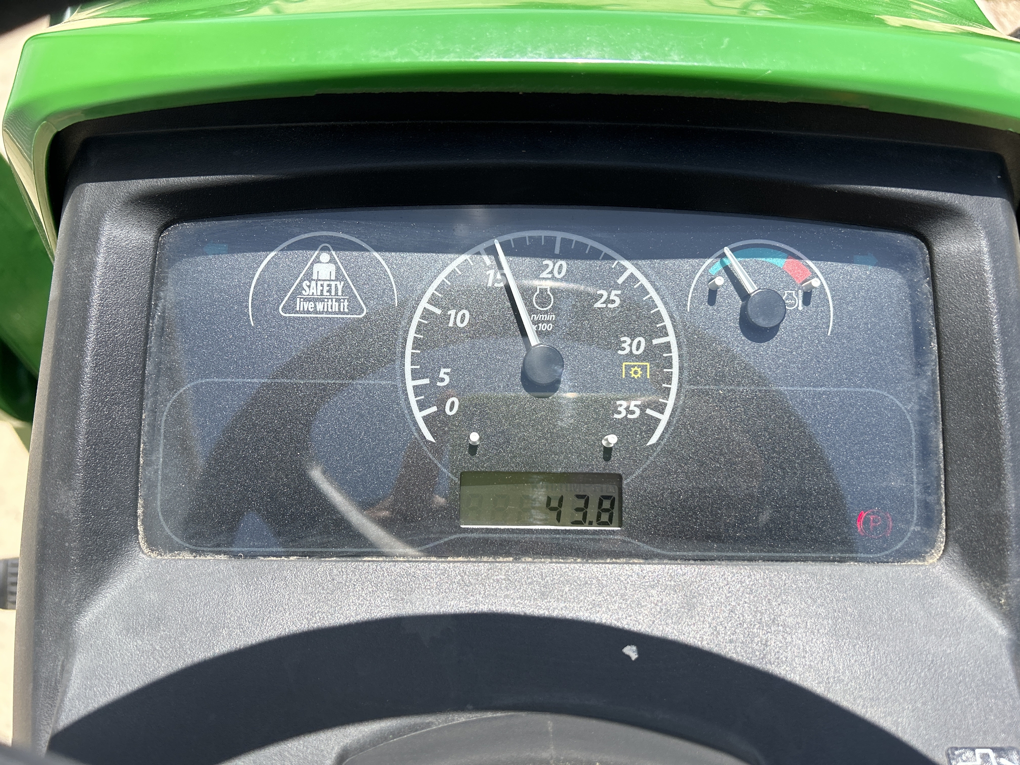 2021 John Deere 2025R Image 13