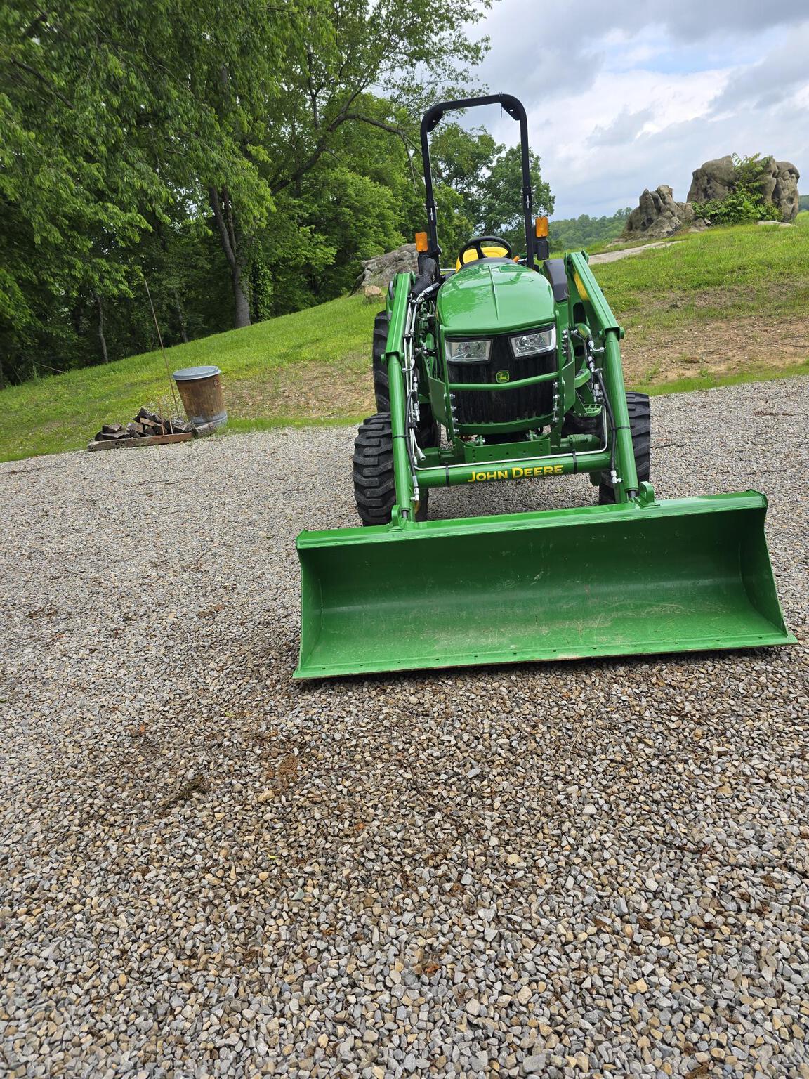 2024 John Deere 4044M Image 2