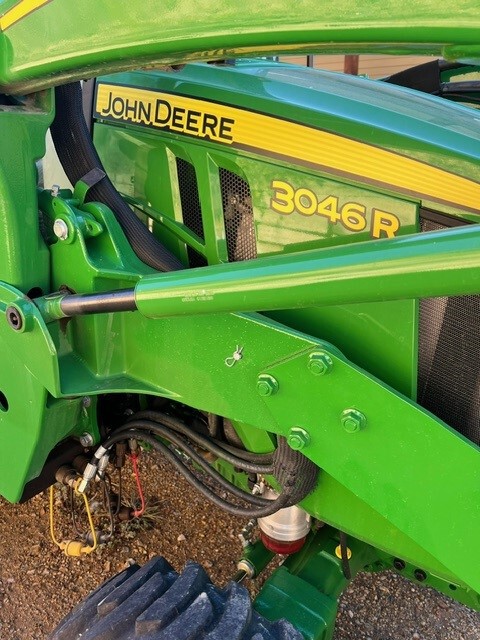 2022 John Deere 3046R Image 17