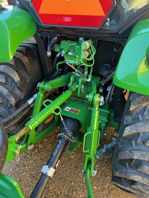 2022 John Deere 3046R Image 11