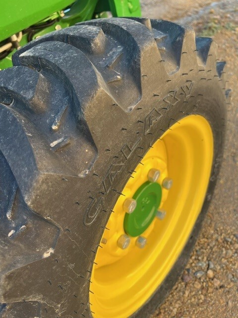 2022 John Deere 3046R Image 22