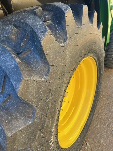 2022 John Deere 3046R Image 23