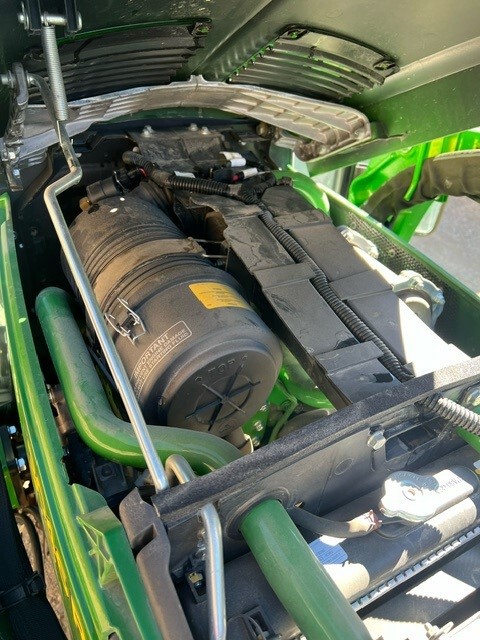 2022 John Deere 3046R Image 19