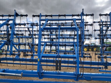 Used 2014 Brandt Contour Commander 7000 Heavy Harrows at Horizon Ag & Turf in St. Paul, AB - Photo3