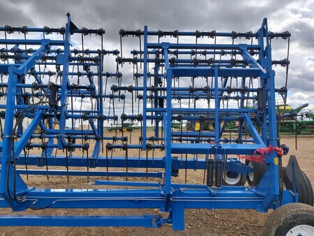 Used 2014 Brandt Contour Commander 7000 Heavy Harrows at Horizon Ag & Turf in St. Paul, AB - Photo6