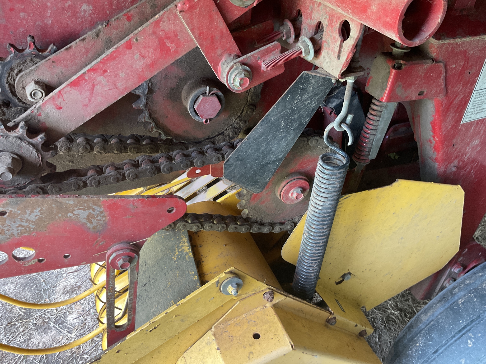 2003 New Holland BR750 Image 6