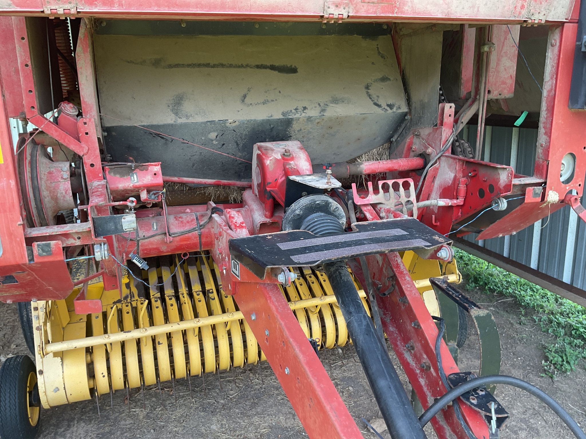 2003 New Holland BR750 Image 12