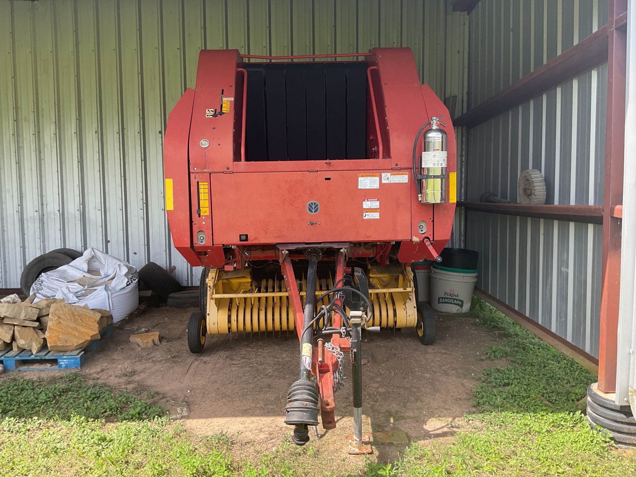 2003 New Holland BR750 Image 3