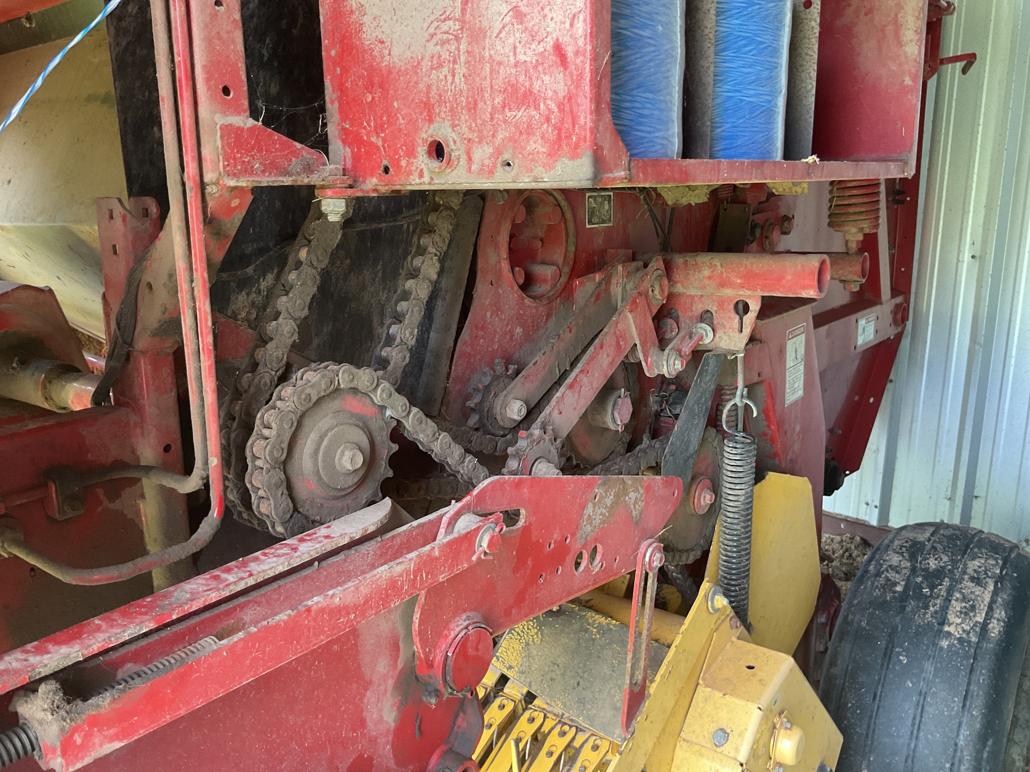 2003 New Holland BR750 Image 5